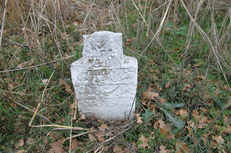 Çiğdemli Köyü Eski Mezarlığı - 2
